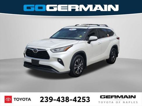 Certified 2020 Toyota Highlander XLE FWD image 1