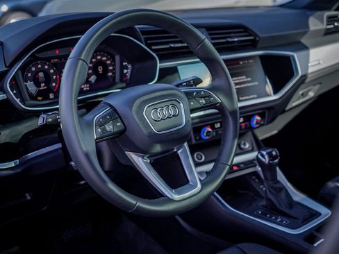 Certified 2025 Audi Q3 2.0T Premium w/ Convenience Package image 8