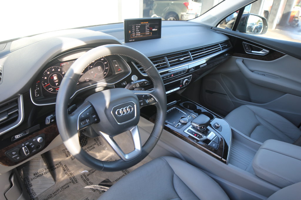 Used 2018 Audi Q7 3.0T Prestige AWD/4WD image 6