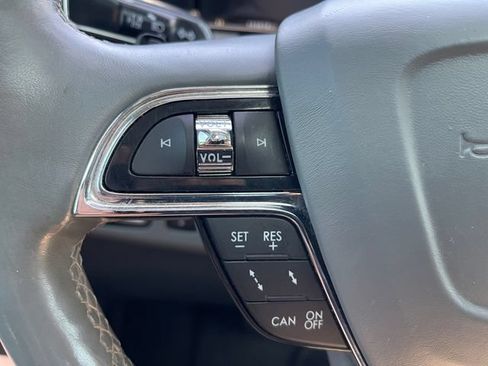 Used 2019 Lincoln Navigator Reserve AWD/4WD image 25