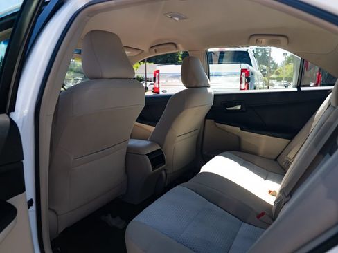 Used 2012 Toyota Camry LE FWD image 18