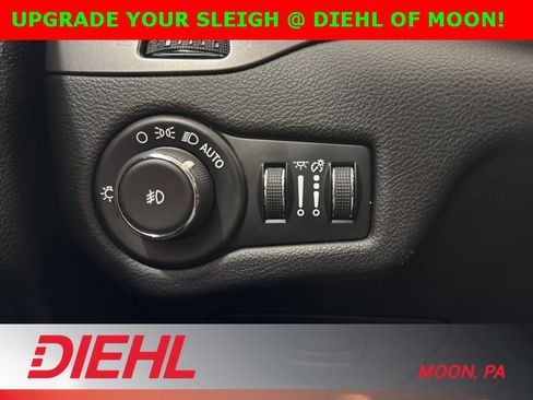 Used 2019 Jeep Cherokee Latitude Plus w/ Cold Weather Group image 19