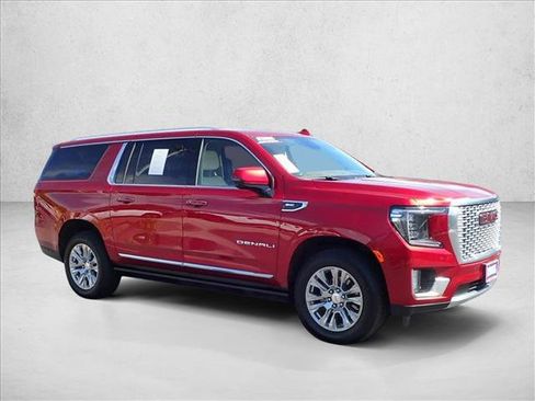 Used 2023 GMC Yukon XL Denali AWD/4WD image 6