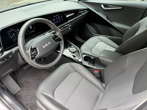 Used 2023 Kia Niro Wind w/ Wind Preserve Package FWD image 13