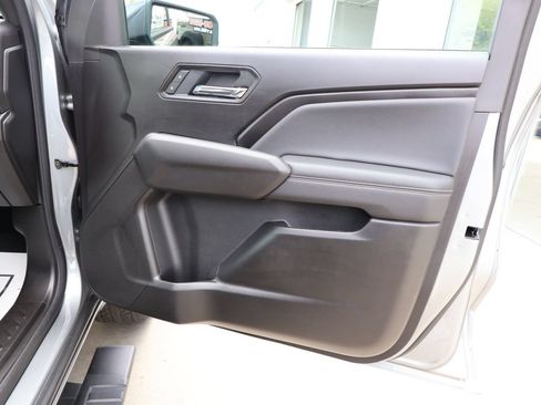 Certified 2025 Chevrolet Colorado LT w/ Advanced Trailering Package AWD/4WD image 35