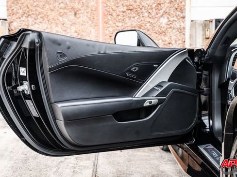 Used 2015 Chevrolet Corvette Z06 w/ 2LZ Preferred Equipment Group image 69