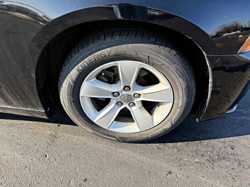 Used 2012 Dodge Charger SE image 9