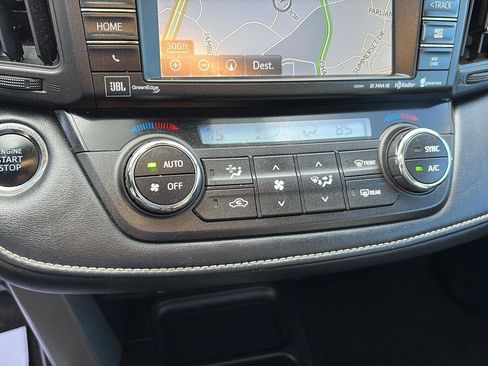 Used 2018 Toyota RAV4 Limited image 18