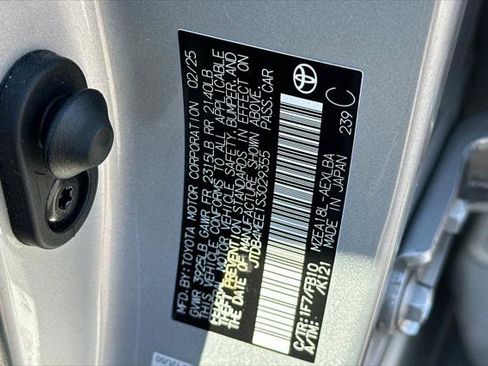 Certified 2025 Toyota Corolla LE image 32