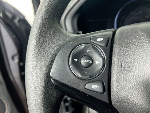 Used 2021 Honda HR-V EX image 16