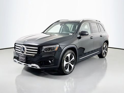 Used 2024 Mercedes-Benz GLB 250 4MATIC image 4