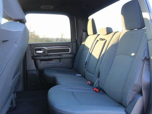 Used 2024 RAM 2500 Big Horn w/ Safety Group image 31