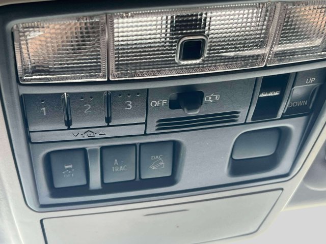 Used 2017 Toyota 4Runner SR5 Premium AWD/4WD image 31
