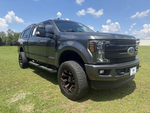 Used 2019 Ford F350 Lariat w/ Lariat Ultimate Package AWD/4WD image 3