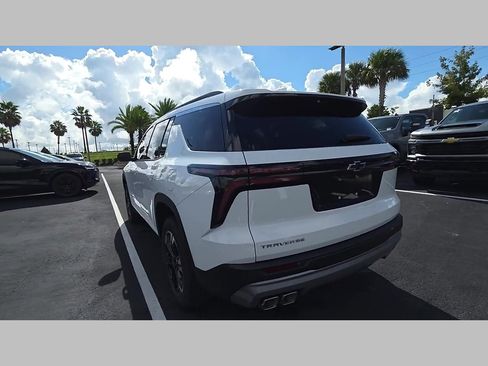New 2027 Chevrolet Traverse LT w/ Sun and Wheel Package FWD image 22