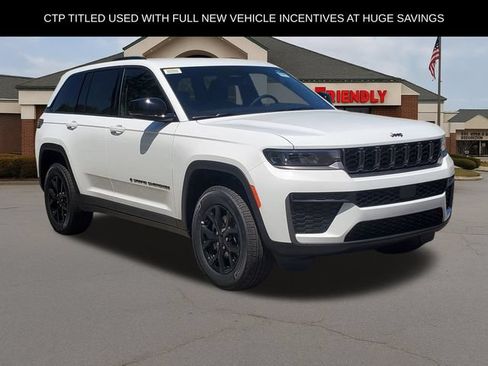 New 2026 Jeep Grand Cherokee Altitude AWD/4WD image 2