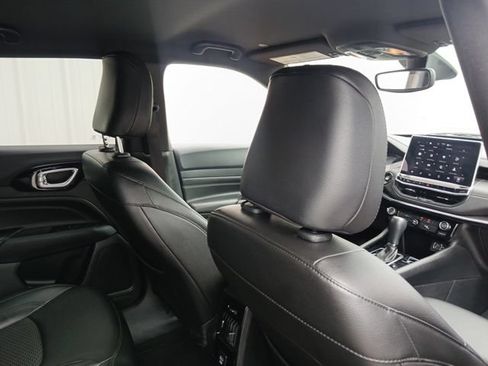 Used 2022 Jeep Compass Latitude FWD image 16