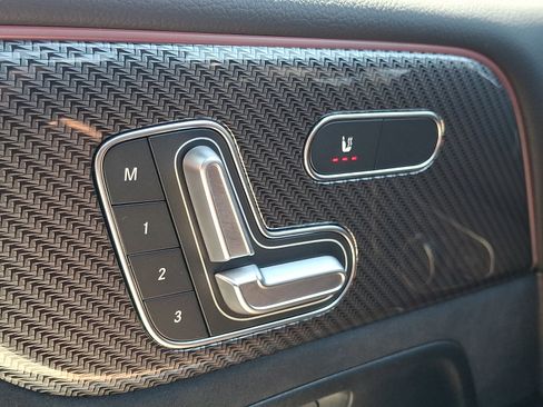 Used 2026 Mercedes-Benz GLB 250 4MATIC image 28