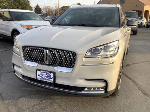 Used 2023 Lincoln Aviator Reserve w/ Equipment Group 201A image 4