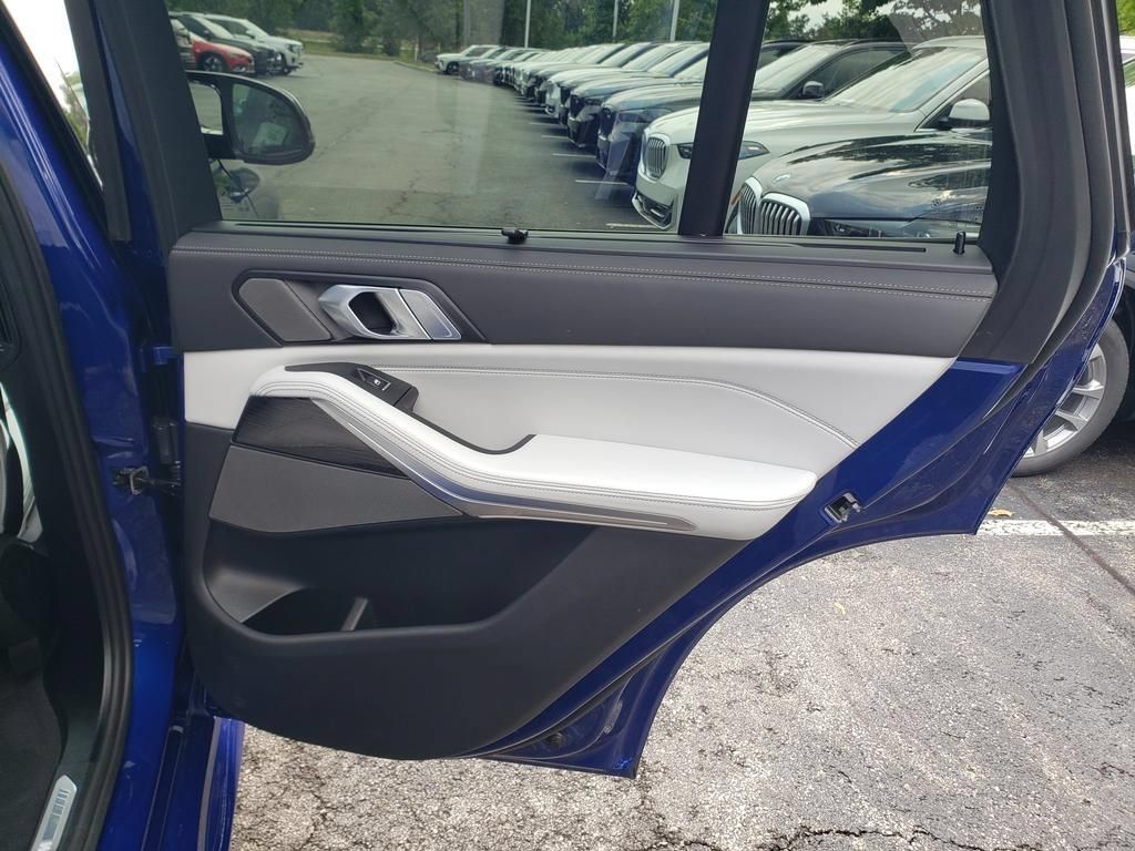 Used 2026 BMW X5 M60i AWD/4WD image 16