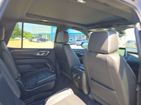 Used 2022 Chevrolet Tahoe Premier w/ Premium Package 2 RWD image 16