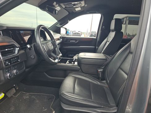 Used 2025 GMC Yukon Denali AWD/4WD image 14