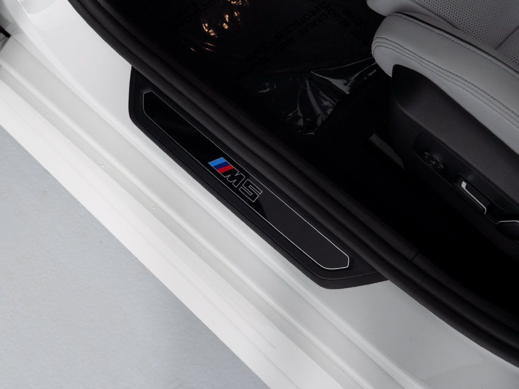 Used 2026 BMW M5 Touring w/ M Driver's Package AWD/4WD image 15
