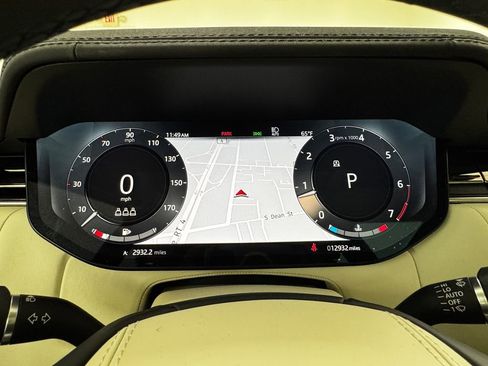 Used 2023 Land Rover Range Rover SE image 18