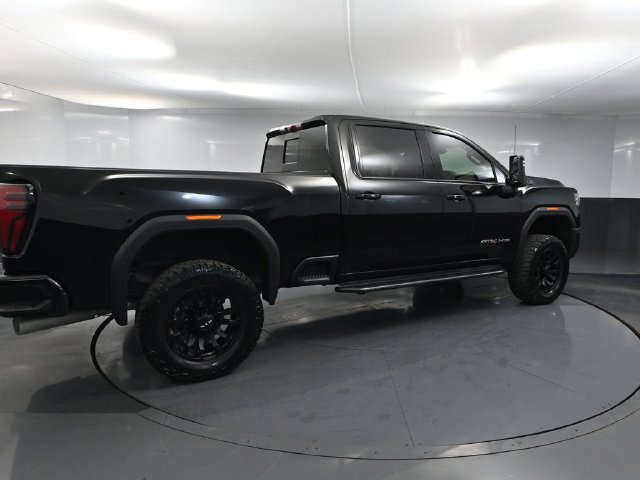 Used 2024 GMC Sierra 2500 AT4 w/ Technology Package AWD/4WD image 4