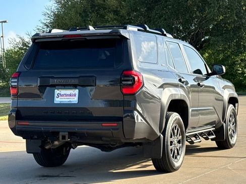 Used 2025 Toyota 4Runner SR5 AWD/4WD image 9