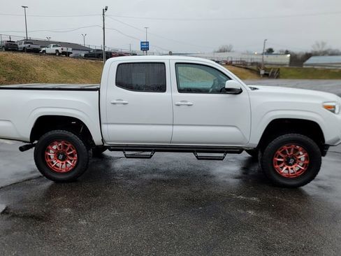 Used 2020 Toyota Tacoma SR image 14