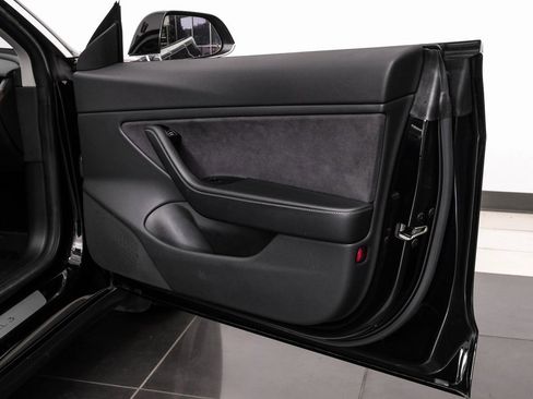 Used 2018 Tesla Model 3 Long Range image 47