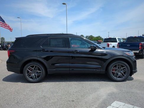 New 2026 Ford Explorer ST-Line RWD image 3
