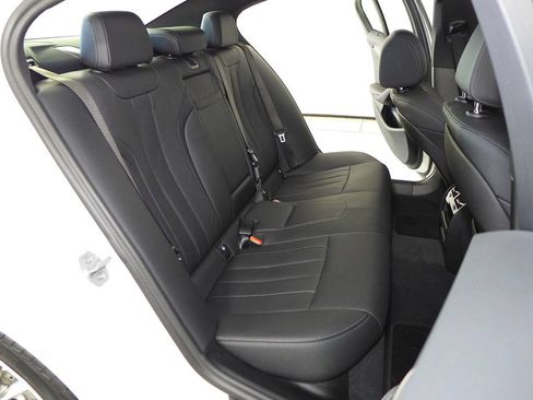 Used 2023 BMW 530i w/ Convenience Package RWD image 20