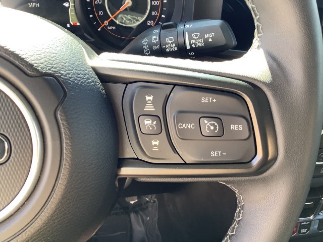 Used 2025 Jeep Wrangler Unlimited Rubicon w/ Convenience Group AWD/4WD image 12