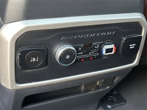Used 2024 Ford Expedition Max Limited image 44