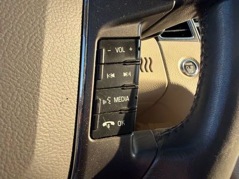 Used 2010 Ford Taurus Limited FWD image 41