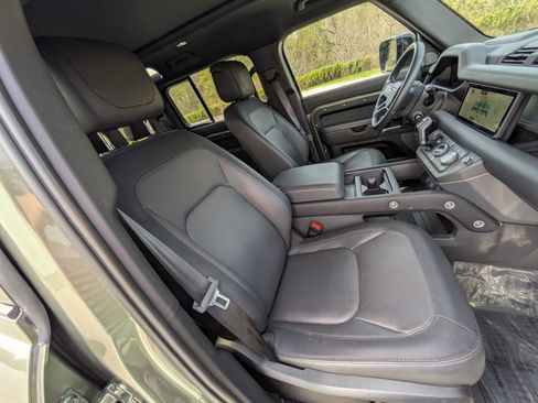 Certified 2024 Land Rover Defender 110 X-Dynamic SE image 31