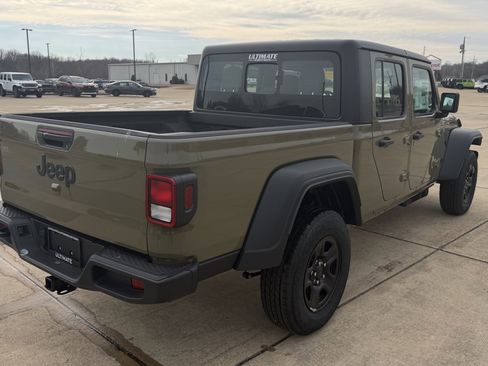 New 2026 Jeep Gladiator Sport AWD/4WD image 10