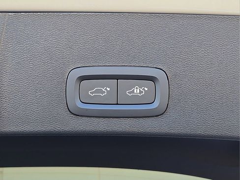 New 2026 Volvo XC40 B5 Plus w/ Protection Package Premier image 14