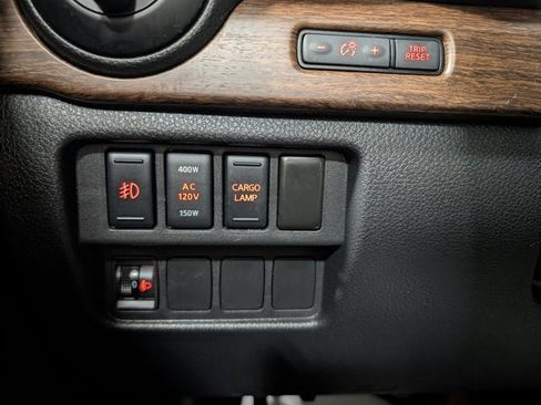 Used 2018 Nissan Titan Platinum Reserve w/ Platinum Utility Package image 25