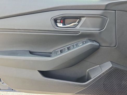 Used 2025 Honda Accord SE image 30