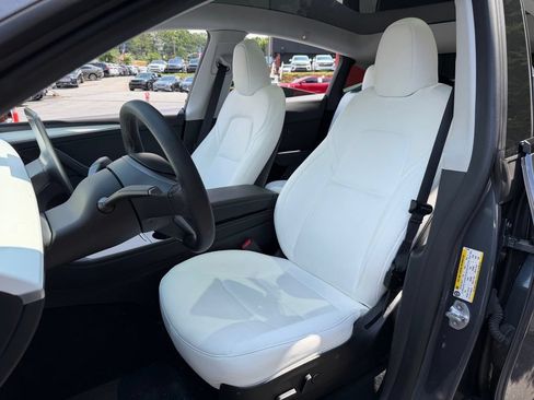 Used 2023 Tesla Model Y Long Range AWD/4WD image 26