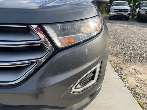 Used 2017 Ford Edge Titanium FWD image 5
