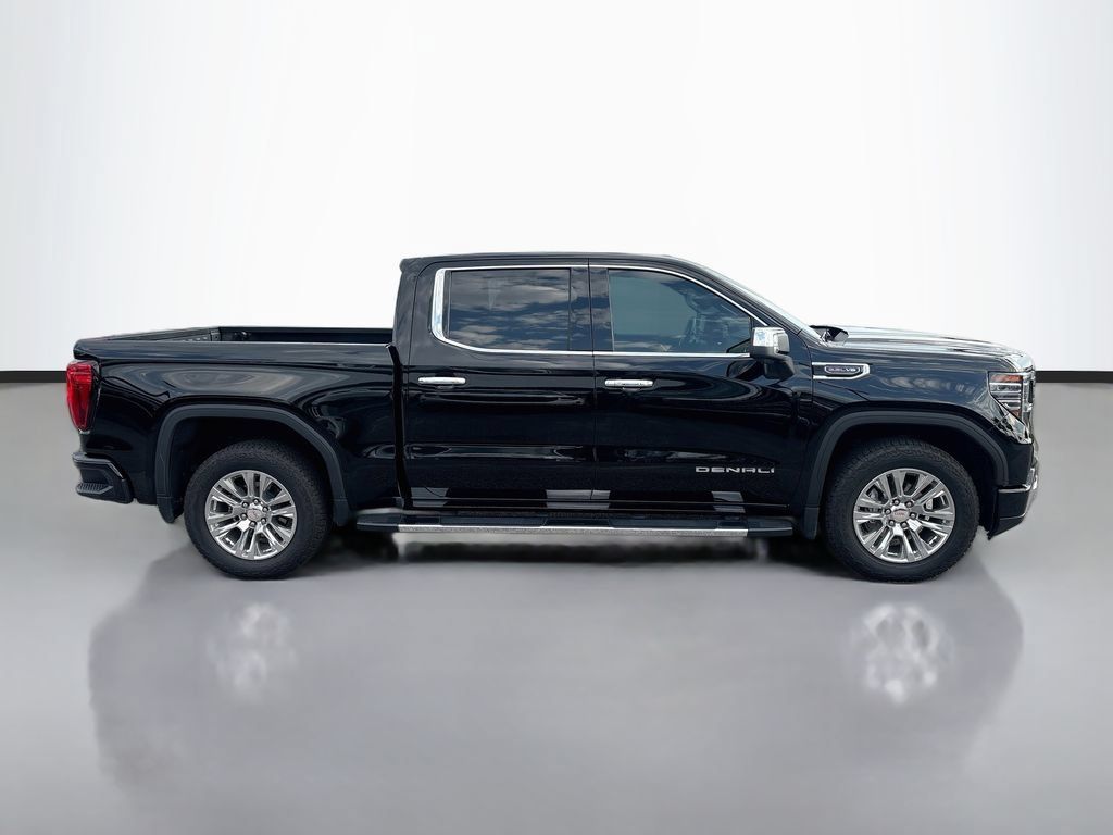 Used 2023 GMC Sierra 1500 Denali w/ Technology Package AWD/4WD image 4
