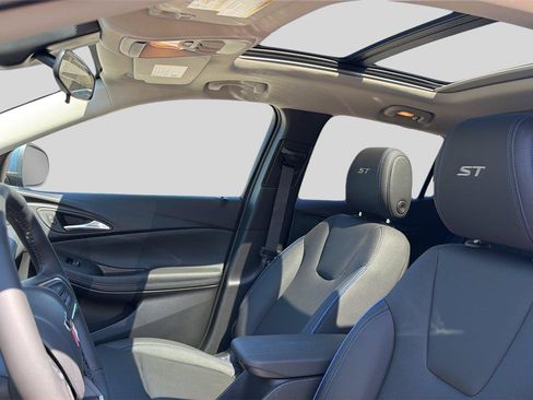 New 2026 Buick Encore GX Sport Touring w/ Advanced Technology Package AWD/4WD image 18