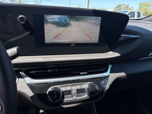 Used 2025 Buick Envista Sport Touring FWD image 23
