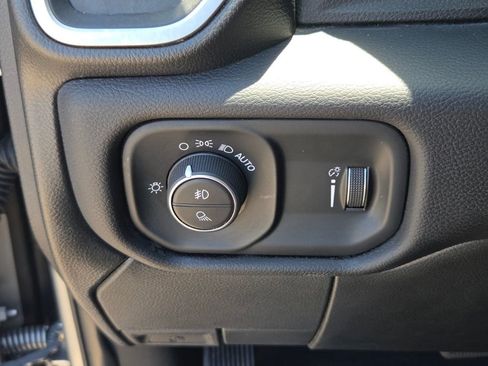 Used 2024 RAM 2500 Big Horn AWD/4WD image 25