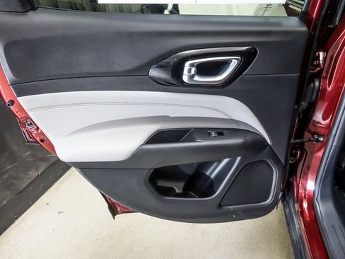 Used 2022 Jeep Compass Limited image 24