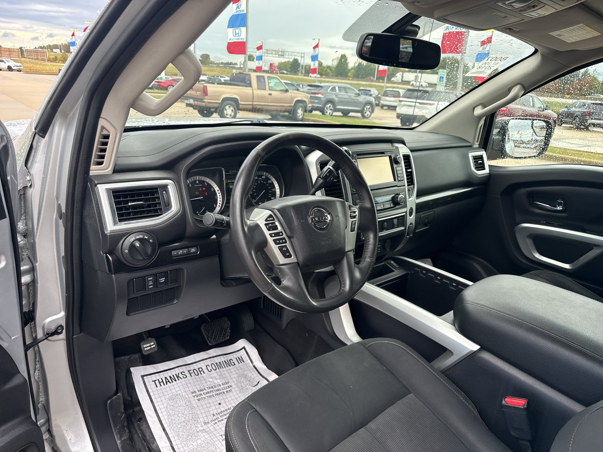 Used 2018 Nissan Titan SV w/ SV Convenience Package AWD/4WD image 9